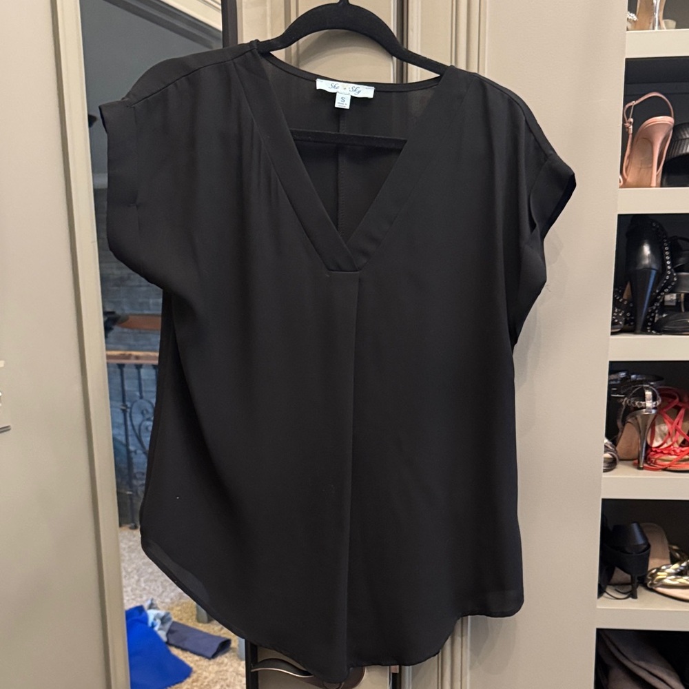She + Sky Black V-Neck Dolman Sleeve Blouse